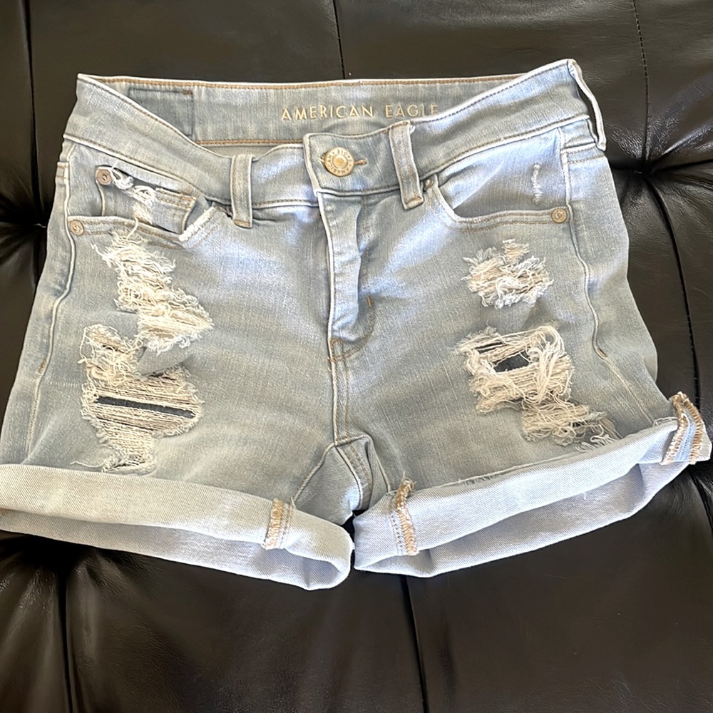 American Eagle shorts that are light blue